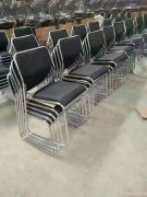 兰州新区元山村二手家具市场，有新旧家具出售，沙发，桌子椅子，